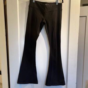 SPLITS59 - RAQUEL FLARED LEGGING